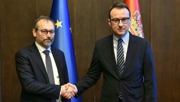 ПРИШТИНА ЖЕЛИ ОБРАЧУН СА СРПСКИМ УНИВЕРЗИТЕТОМ: Петар Петковић са Жиофреом о захтеву косовског приштинског Универзитета