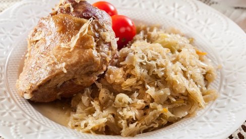 TRADICIONALNI RECEPT ZA PRŽENI KISELI KUPUS: Bolji od podvarka, a sprema se brže i lakše