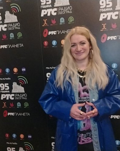 ПОВРАТНИЦА НА ПЗЕ: Сашка Yanx верује у емоцију и песму (ФОТО)