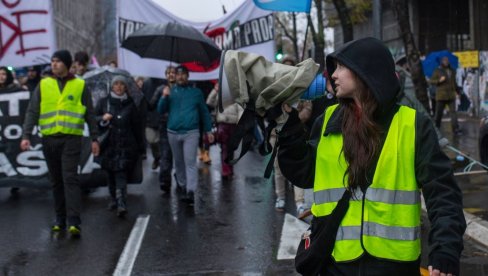 LEŠINARENJE BLOKADERA: Smrt male Eme iskoristili za protest, pa se povukli zbog svog lekara