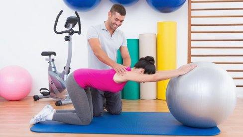 ЕВО КАКО ДА УКЛОНИТЕ ГРБУ НА ЛЕЂИМА: Лаганим вежбама коригујте погуреност