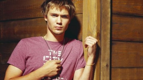 BIO JE POZNATI PRELJUBNIK, A ONDA JE PRONAŠAO ONU PORED KOJE SE SMIRIO: Ko je lepotica koja je zavela ovog miljenika žena?