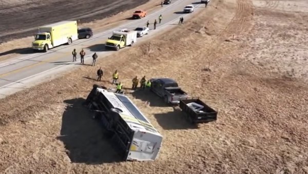 ХАОТИЧАН ПРИЗОР! Тешка саобраћајка - аутобус који је превозио спортисте слетео с пута! Ево колико је мртвих!