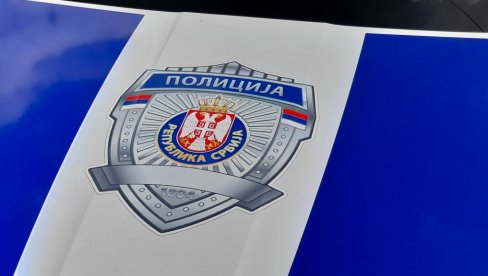 MUŠKARCU ZABO NOŽ U RUKE: Krvavi komšijski obračun u Kaluđerici - krv lila po stanu