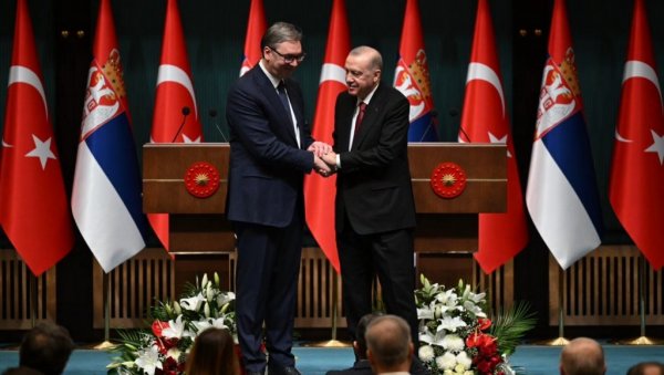 ХВАЛА ВАМ, ПРЕДСЕДНИЧЕ ЕРДОГАНЕ ШТО СТЕ УВЕК ЖЕЛЕЛИ ДА НАС САСЛУШАТЕ: Вучић након састанка у Турској (ФОТО)