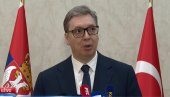 ŽIVE U ČUDNOM NEKOM SVETU KOJI SE ZOVE MEHUR OD SAPUNICE Vučić: Za devet do 10 meseci svi će videti stvarne rezultate na izborima
