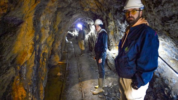 НАУКА И ИСТОРИЈА 35 МЕТАРА ПОД ЗЕМЉОМ: Екипа Новости у школском руднику Црвени брег подно Авале