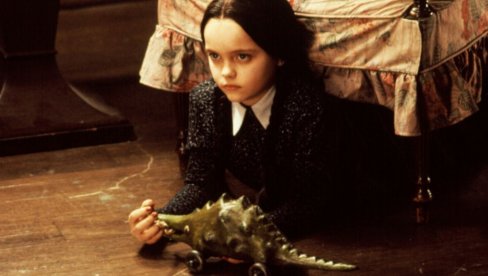 KRILA JE NOŽEVE PO KUĆI DA JE NE BI RASKOMADAO: Traumatičan život najslađe Srede Adams