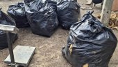 ВЕЛИКА ЗАПЛЕНА КОД СРЕМСКЕ МИТРОВИЦЕ! Погледајте шта је полиција све затекла, вредност нелегалне робе скоро 5 милиона динара!
