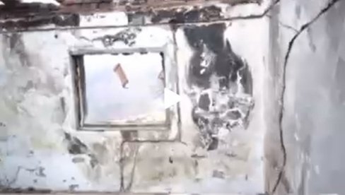 POŽAR BESNEO U PILICI, OPŠTINA OBEĆALA HITNU OBNOVU: Kuća braće Mitrović progutana u noći