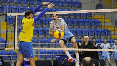 ZASLUŽENO SLAVLJE „MUSKETARA“: Odbojkaši kraljevačke Ribnice savladali Smederevo