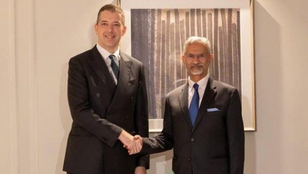 ЦЕНИМО НАШЕ ДУГОГОДИШЊЕ ПАРТНЕРСТВО Министар спољних послова Индије честитао влади и народу Србије Дана државности