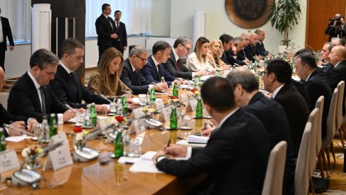 SA ALIJEVOM KONKRETNO O GASNOJ ELEKTRANI Vučić: Uskoro direktan let Beograd-Baku (FOTO/VIDEO)