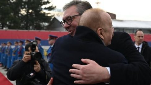 HVALA VAM, DRAGI PRIJATELJU, NA POSETI Vučić ispratio Alijeva: Do skorog viđenja