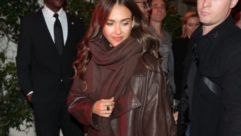 ISPLIVAO PRLJAV VEŠ IZ BRAKA DŽESIKE ALBE: Proslavila razvod sa mlađanim dečkom, dala milione da bi se rešila njega, a sada....