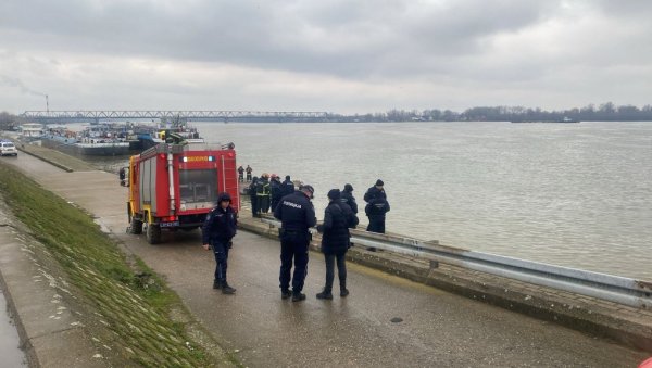 ПРВЕ СЛИКЕ И СНИМЦИ СА ЛИЦА МЕСТА: Ауто слетео у реку на Ади Хуји (ВИДЕО)