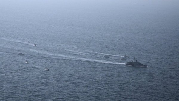 ПРСТ У ОКО ТРАМПУ Иран затворио Ормуски мореуз! Први пут у историји један од најважнијих поморских путева блокиран (ВИДЕО)