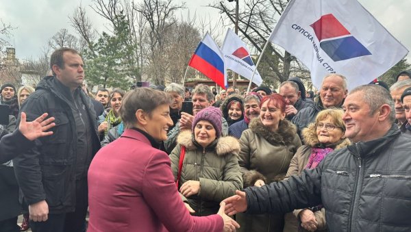 ЈУЧЕ СМО ДОЖИВЕЛИ ДА БЛОКАДЕРИ ЗВИЖДЕ ПАТРИЈАРХУ Брнабић из Шида: То није политичка борба, пред тим нико не сме да ћути (ФОТО)