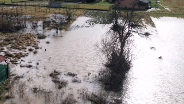 ПОВРШИНСКЕ ВОДЕ ЗАДАЈУ МУКЕ МЕШТАНИМА: У чачанском крају падавине изазвале нагли пораст водостаја река
