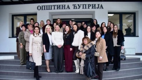 SKUP LOKALNIH PREDUZETNICA U ĆUPRIJI: Predstavljen program „Snažne i važne“ (FOTO)
