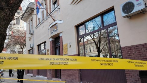 ТРАКЕ У ЦЕНТРУ ЗНАК ОПАСНОСТИ: Трг у Кикинди, због оронулих фасада, могао би да изгуби епитет једног од најлепших