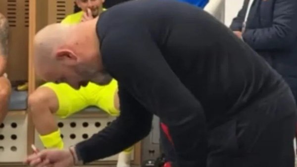 ЦЕЛА СРБИЈА БРУЈИ О ПОТЕЗУ ТРЕНЕРА ЗВЕЗДЕ! Ево шта је Дејан Станковић урадио у свлачионици српског тима (ВИДЕО)