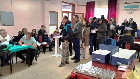 ЈАГОДИНЦИ ДОНИРАЛИ КРВ ЗА АНУ: Солидарност на делу - помоћ девојчици оболелој од леукемије