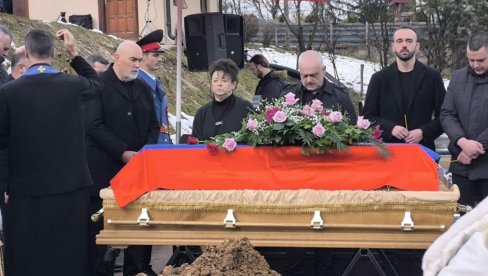 ПОСЛЕДЊИ ПОЗДРАВ: Сахрањена Љиљана Зелен Караџић (ФОТО/ВИДЕО)