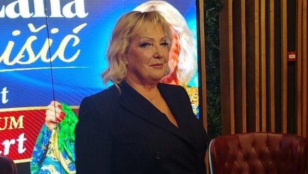 ПОСТОЈИ НЕКО ДРУШТВО КОЈЕ НЕ ВОЛИ: Снежана Ђуришић одговорила Хрватима који су се бунили јер је певала српске песме у Загребу (ФОТО)