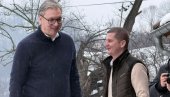 VUČIĆ U POSETI BORSKOM OKRUGU: Predsednik obilazi pogon fabrike Jumko (VIDEO)