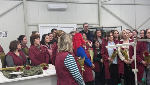 ДОБРЕ ВЕСТИ ЗА ЗАПОСЛЕНЕ У ЈУМКУ Вучић: До краја маја ће добити стални посао, за 8. март свим дама помоћ од државе