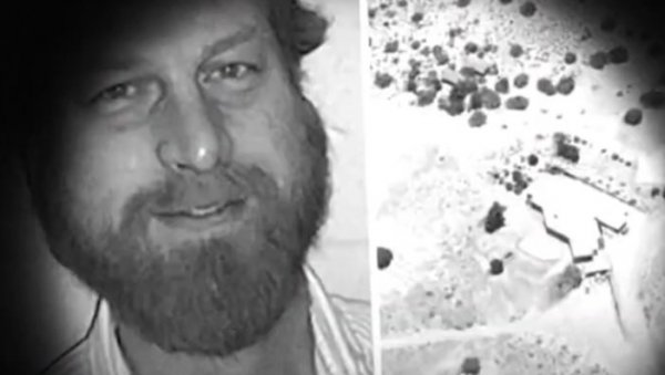 АСТРОФИЗИЧАР ЛИКВИДИРАН ИСПРЕД КУЋЕ: Мистериозно убиство у Америци