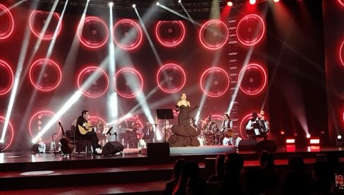 SREĆNA SAM ŽENA: Ninu Badrić preplavile emocije nakon dva koncerta - Iznenadila sam se kada sam ugledala Jakova Jozinovića (FOTO)