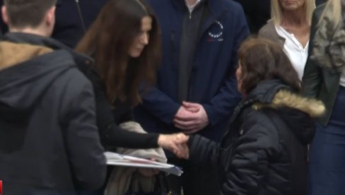 ВУЧИЋ ИСПУНИО ЖЕЉУ ЈЕДНОЈ БАКИ: Њена унука болује од церебралне парализе и затражила је ово