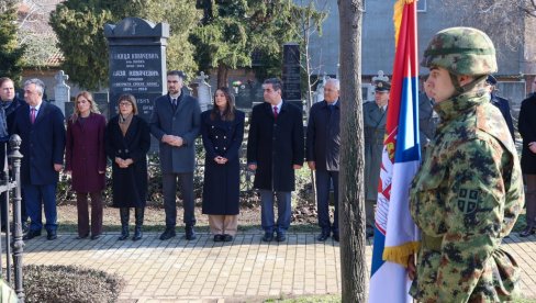 OBELEŽAVANJE DVA VEKA OD ROĐENJA SVETOZARA MILETIĆA: Položeni venci na Uspenskom groblju u Novom Sadu