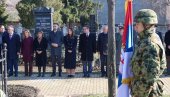 ОБЕЛЕЖАВАЊЕ ДВА ВЕКА ОД РОЂЕЊА СВЕТОЗАРА МИЛЕТИЋА: Положени венци на Успенском гробљу у Новом Саду