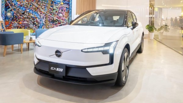 ВОЛВО ХИТНО ПОВЛАЧИ ВИШЕ ОД 40.000 АУТОМОБИЛА: Ево који су разлози