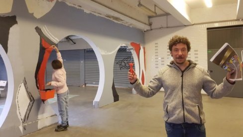 БЕКСТВО ИЗ ИНСТРУИРАНОГ СЛИКАРСТВА: Михаило Станисавац, српски уметник о стваралачком путу који гради у Паризу