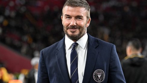 НАКОН ШТО ЈЕ ПОМОГАО ЖЕНИ КОЈА ЈЕ ПАЛА НА СКИЈАЛИШТУ, ДЕЈВИД БЕКАМ ПОСЛАО ПОРУКУ СИНУ БРУКЛИНУ: Фудбалеру најважнији однос са децом (ФОТО)