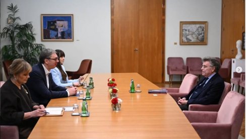 ВЕЛИКА ПРИВИЛЕГИЈА ЗА МЕНЕ, НАУЧИО САМ МНОГО Вучић се састао са де Монбријалом