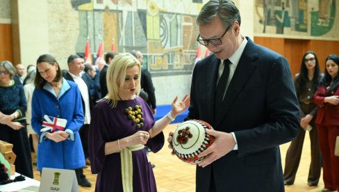 SRBIJA JE NAJSNAŽNIJA ONDA KADA NE ZABORAVLJA KO JE Vučić: Da jačamo žensko preduzetništvo i prenosimo znanje koje ne sme da se izgubi