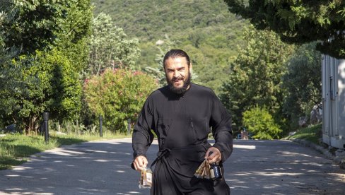 HERCEGOVAČKO MASLINOVO ULJE MEĐU NAJBOLJIM U SVETU: Tri zlata za manastir Tvrdoš u NJujorku