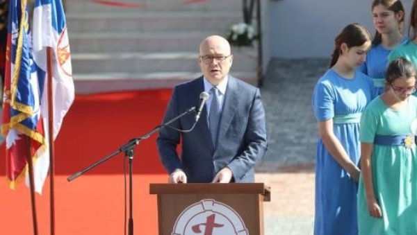 ВУЧЕВИЋ НА ОТВАРАЊУ МУЗЕЈА ЋИРИЛИЦЕ: Наш најважнији задатак је да сачувамо свој идентитет и наше српско име