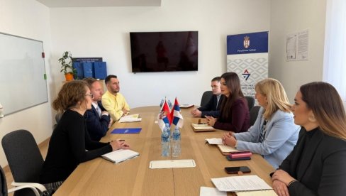 NAJU I POVERENIK: Neophodno da javni službenici unaprede svoja znanja