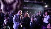 EMOTIVNI TRENUTAK VEČERI: Beki Bekić sišao u publiku i prišao Tominoj Goci, u dvorani nastao lom zbog jedne pesme (FOTO)