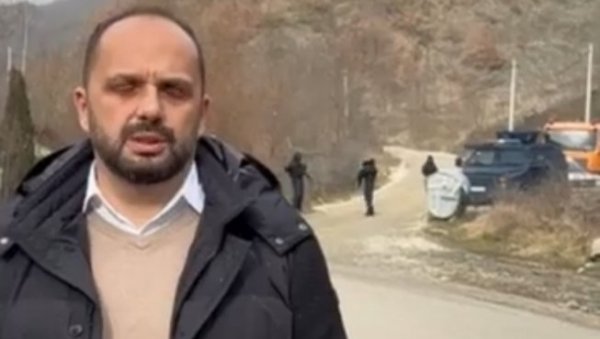 ЗБОГ БАНЕРА „МИР БОЖИЈИ-ХРИСТОС СЕ РОДИ“: Милану Радојевића, градоначелнику северне Митровице стигао судски позив