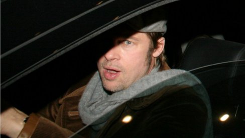 JOŠ JEDAN SIN ANĐELINE SE ODREKAO OČEVOG PREZIMENA: Jedno po jedno dete mu okreće leđa dok majku obožavaju