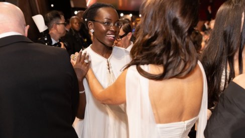 ПРЕ ДВЕ ГОДИНЕ ЈЕ ИМАЛА 50 ТУМОРА: Оскаровка стрепи од операције, али наставља борбу! (ВИДЕО)