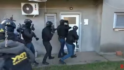 ВЕЛИКА АКЦИЈА ПОЛИЦИЈЕ У БЕОГРАДУ: УКП ухапсио осумњичене за пожаре у фирмама на Вождовцу и Сурчину (ВИДЕО)