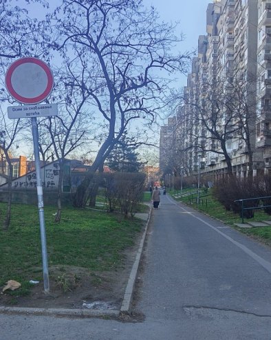 КОМШИЈЕ ТРАЖЕ СТРОЖУ КОНТРОЛУ И ПРЕПРЕКЕ: Репортери Новости у новобеоградском Блоку 23, где је камион Градске чистоће  усмртио жену